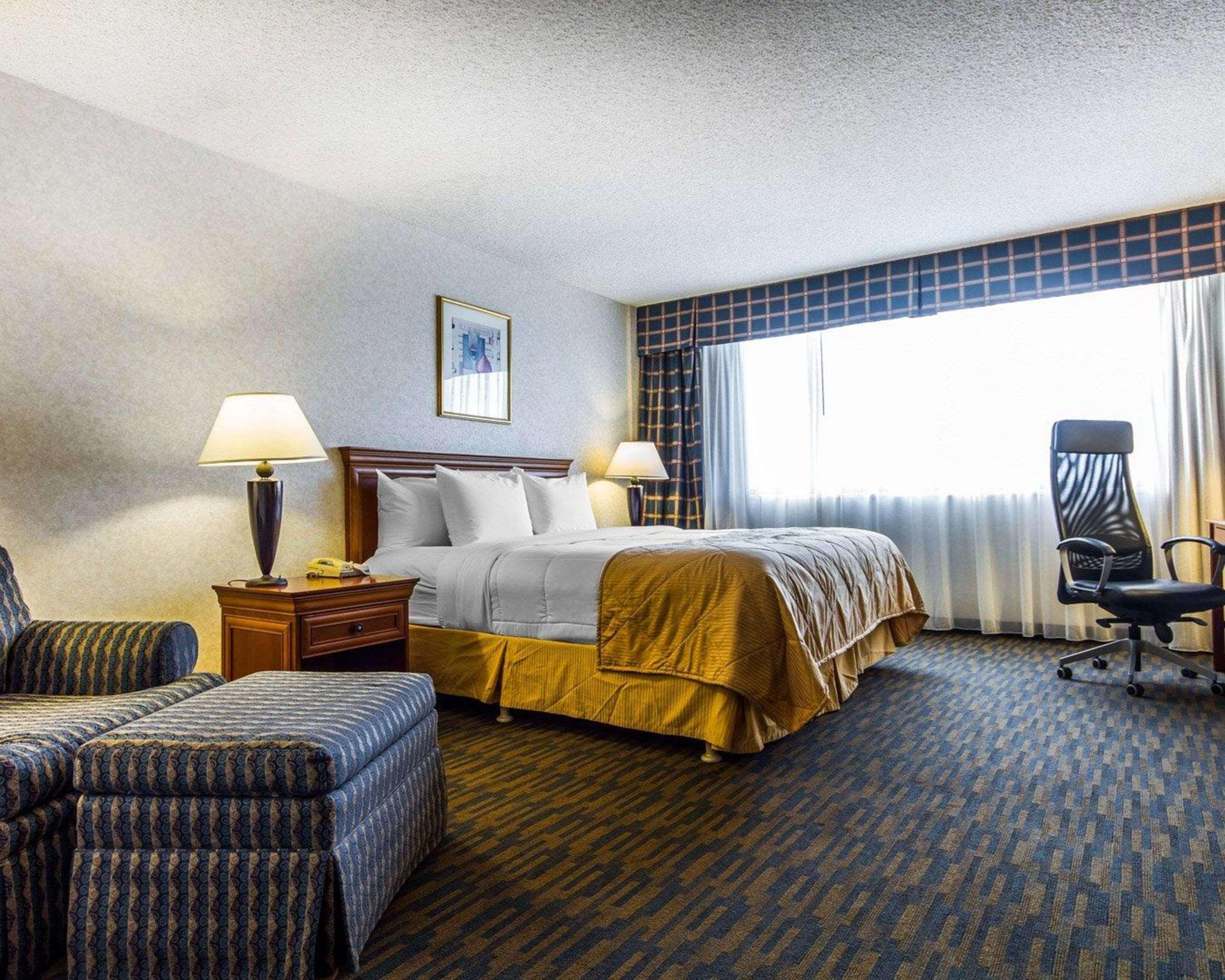 Clarion Hotel Concord Esterno foto