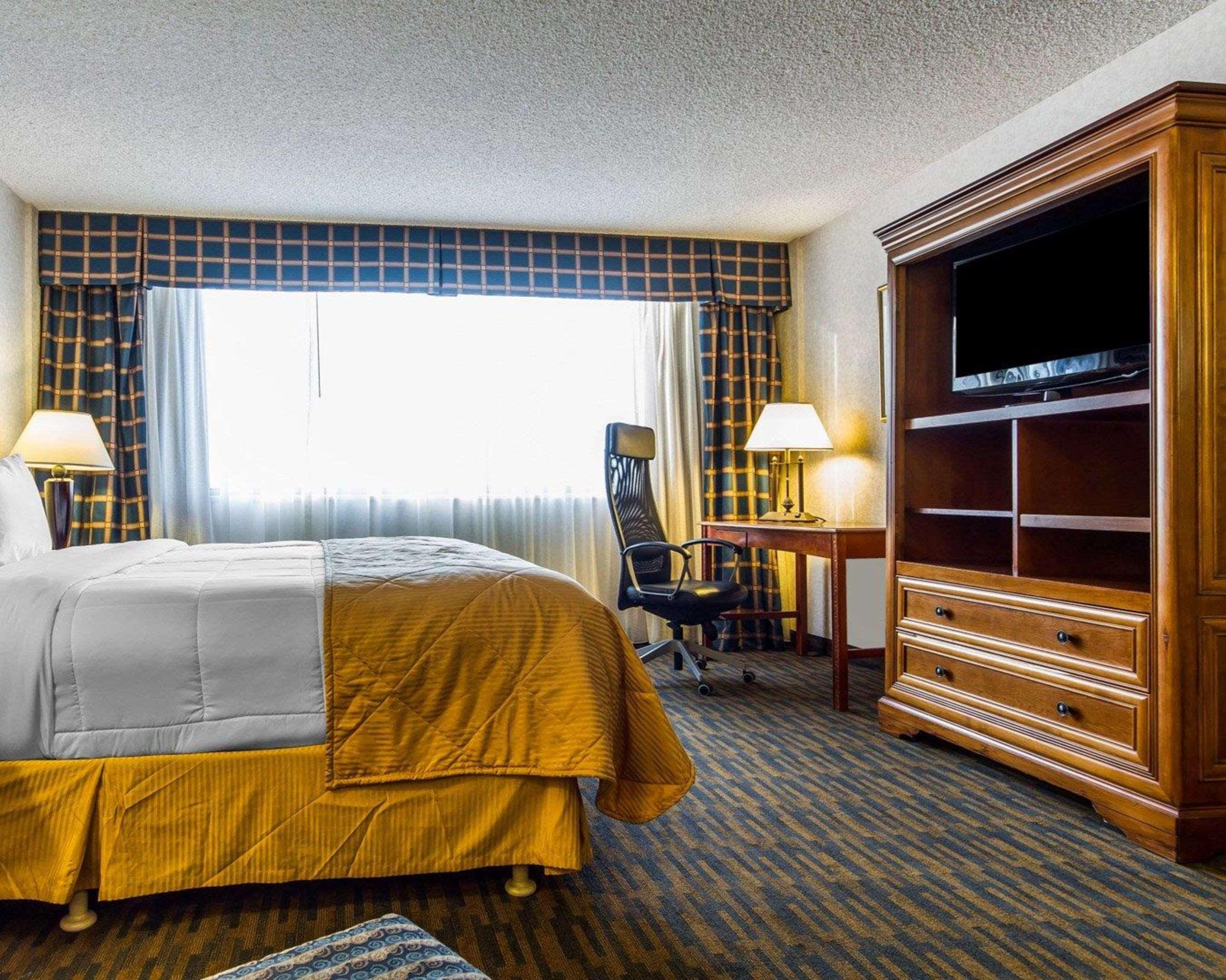 Clarion Hotel Concord Esterno foto