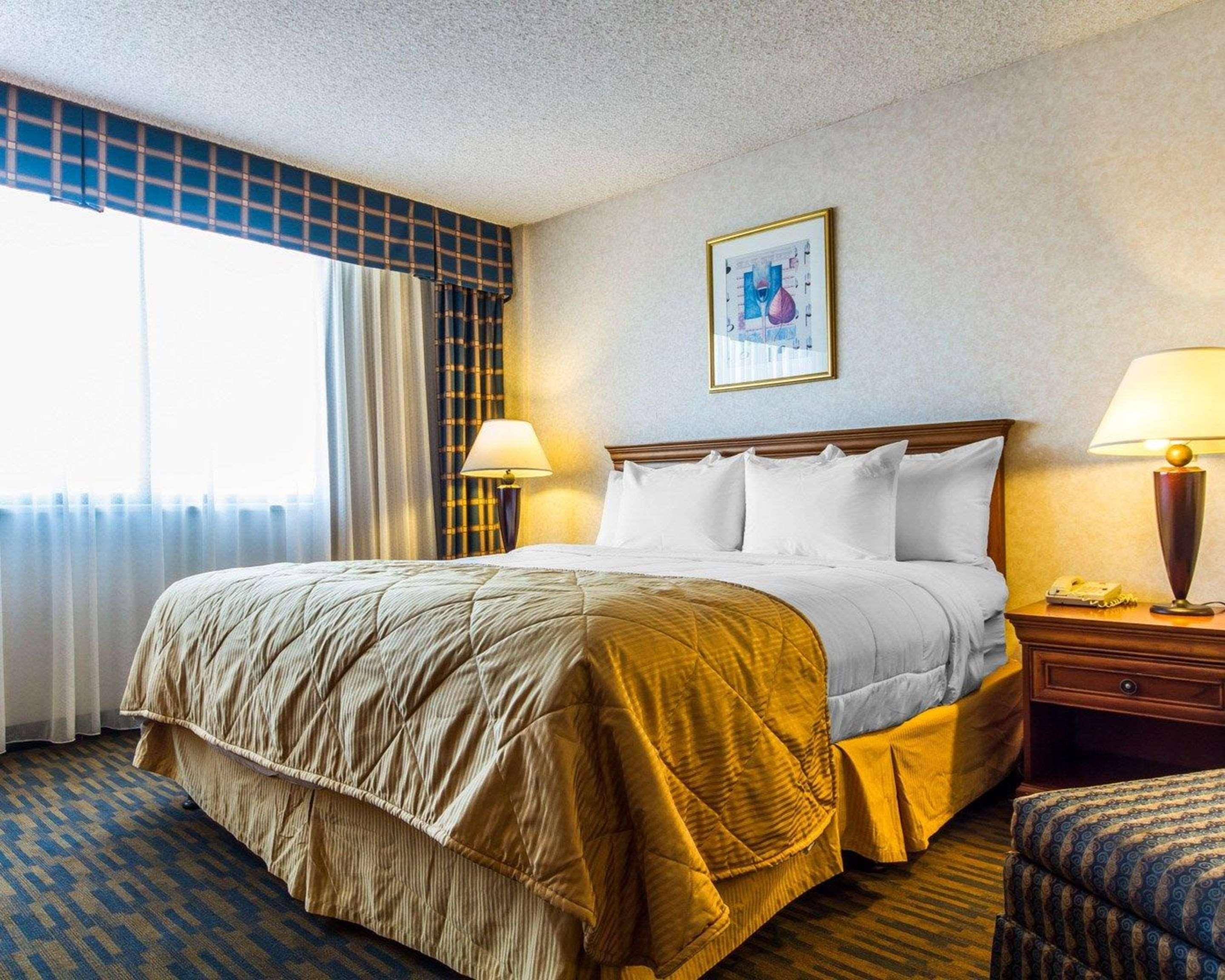 Clarion Hotel Concord Esterno foto