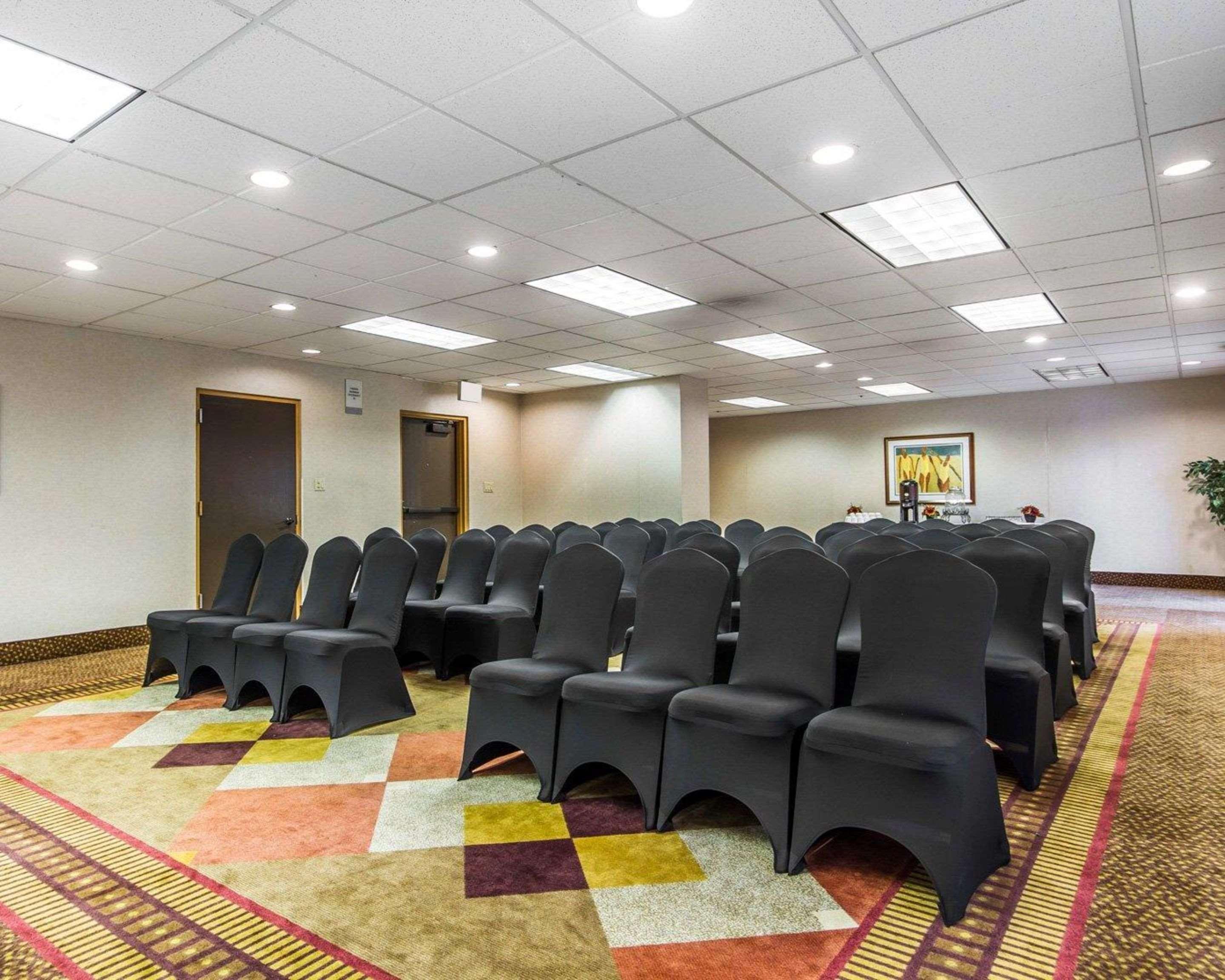 Clarion Hotel Concord Esterno foto