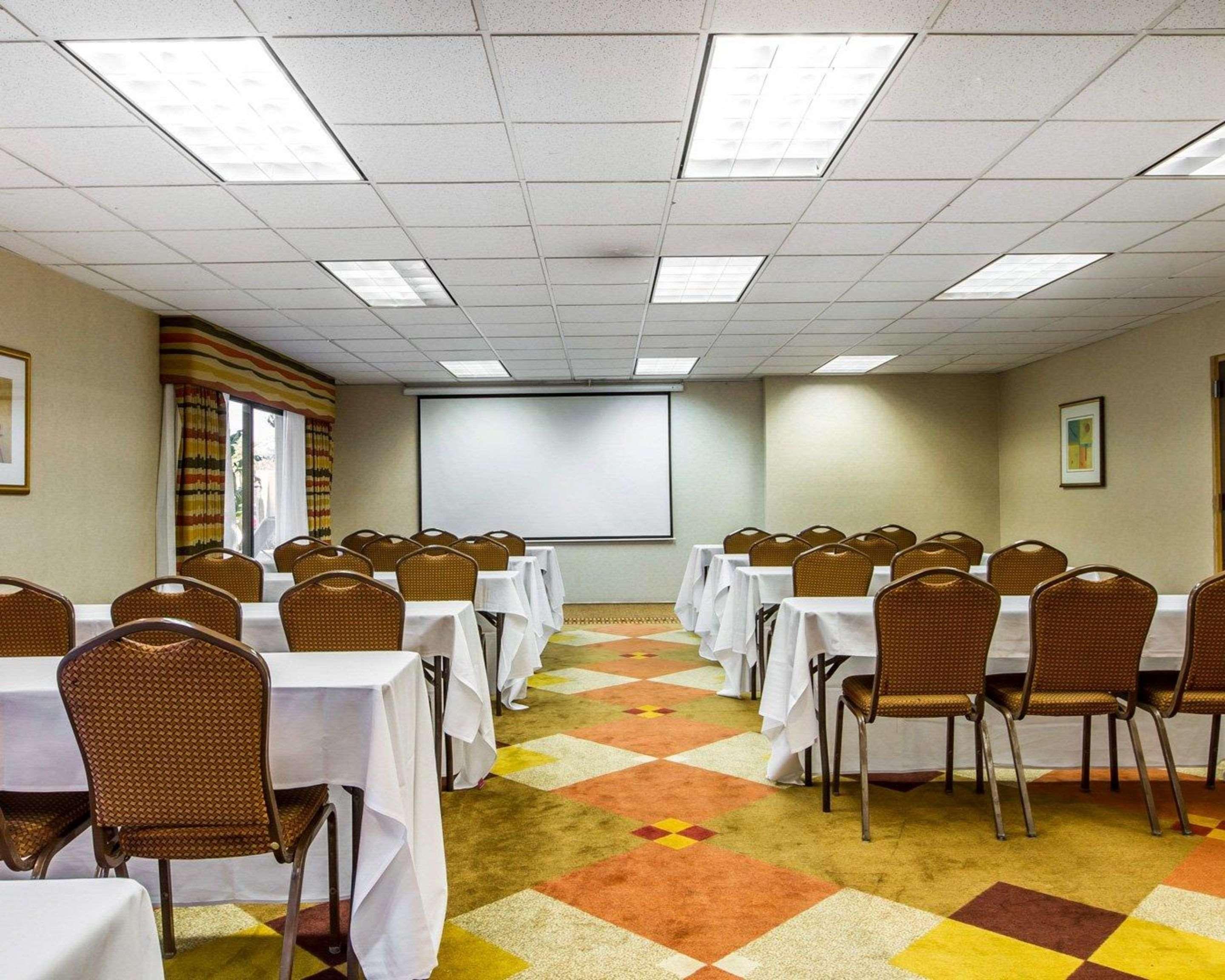 Clarion Hotel Concord Esterno foto