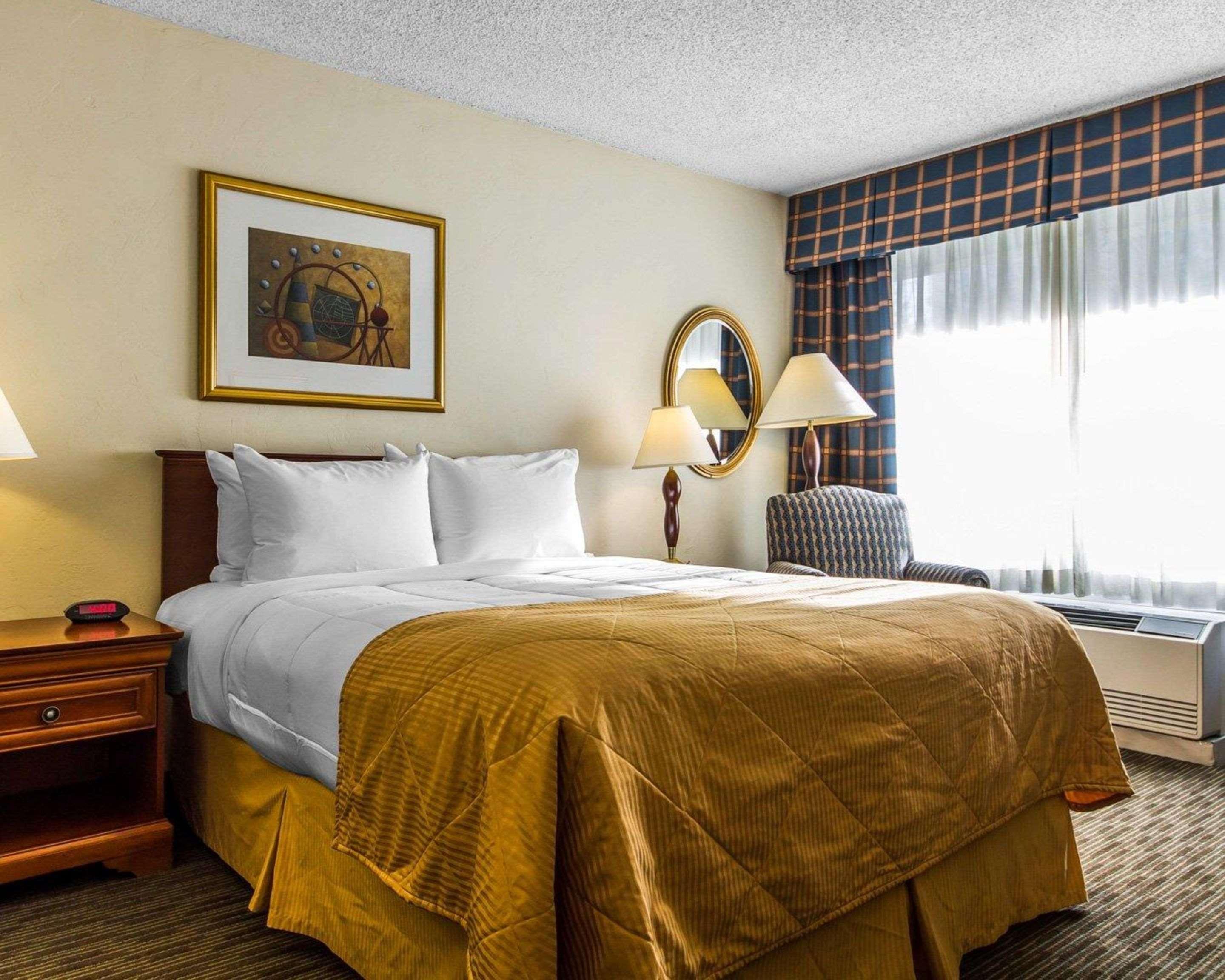 Clarion Hotel Concord Esterno foto