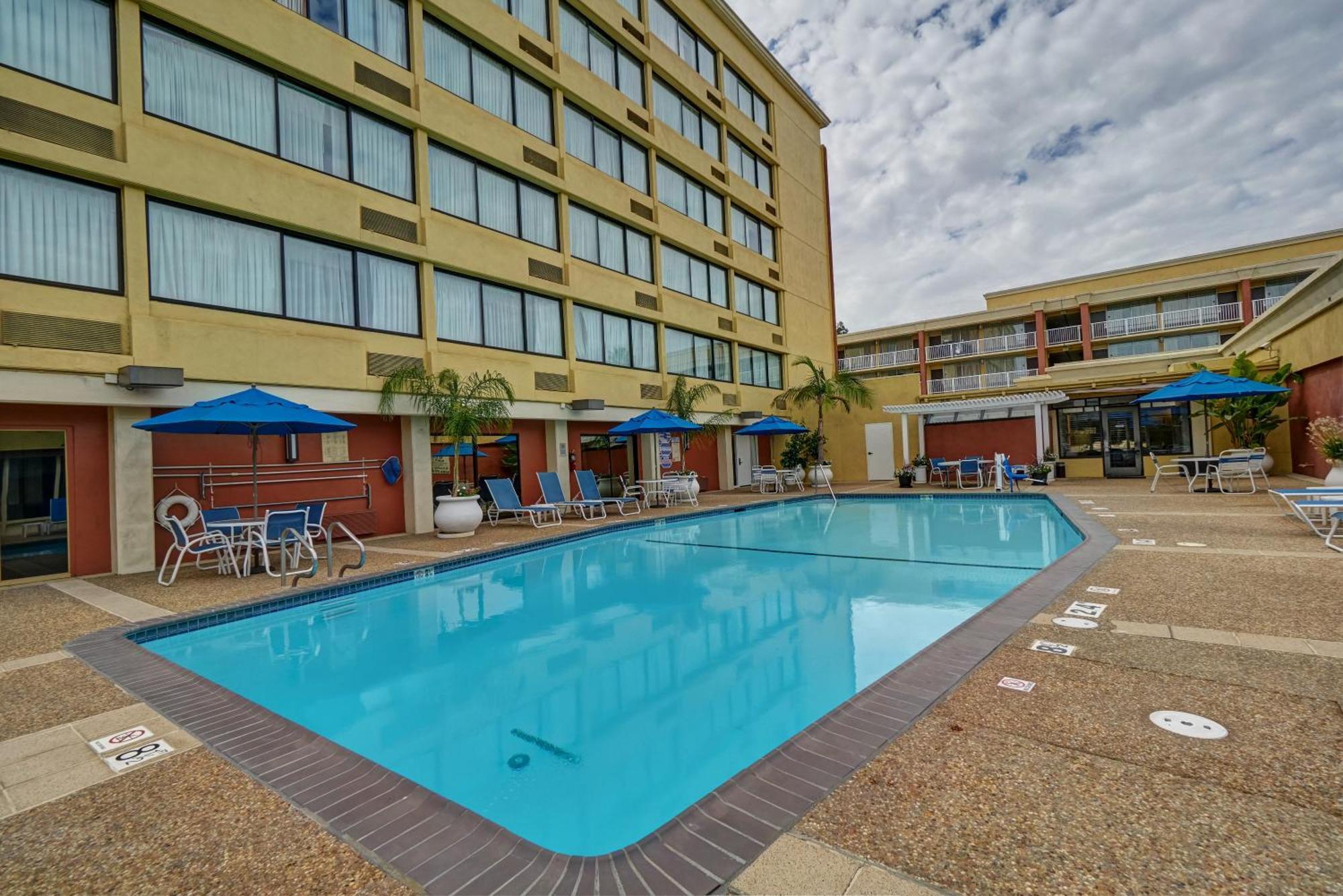 Clarion Hotel Concord Esterno foto