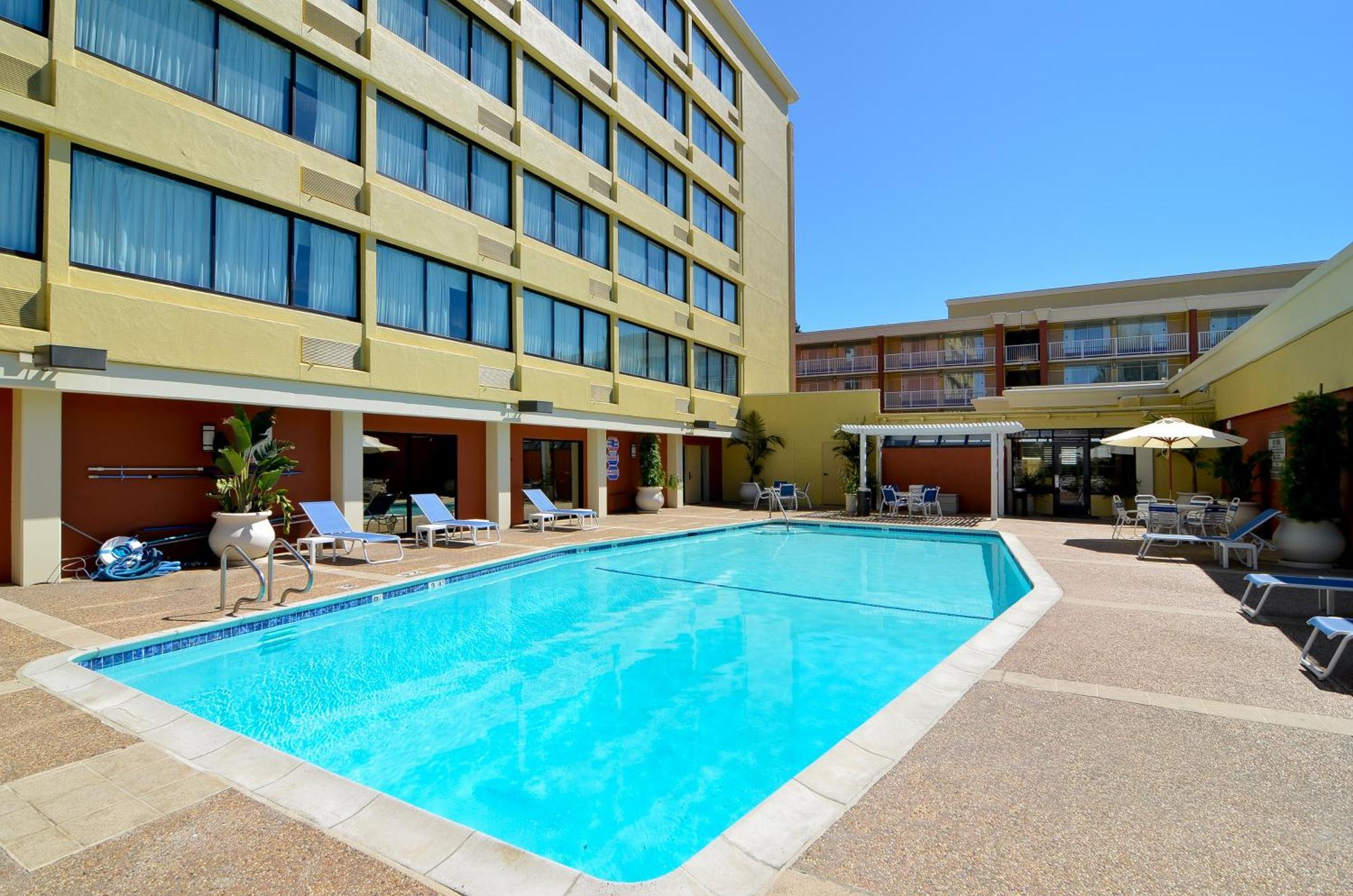 Clarion Hotel Concord Esterno foto